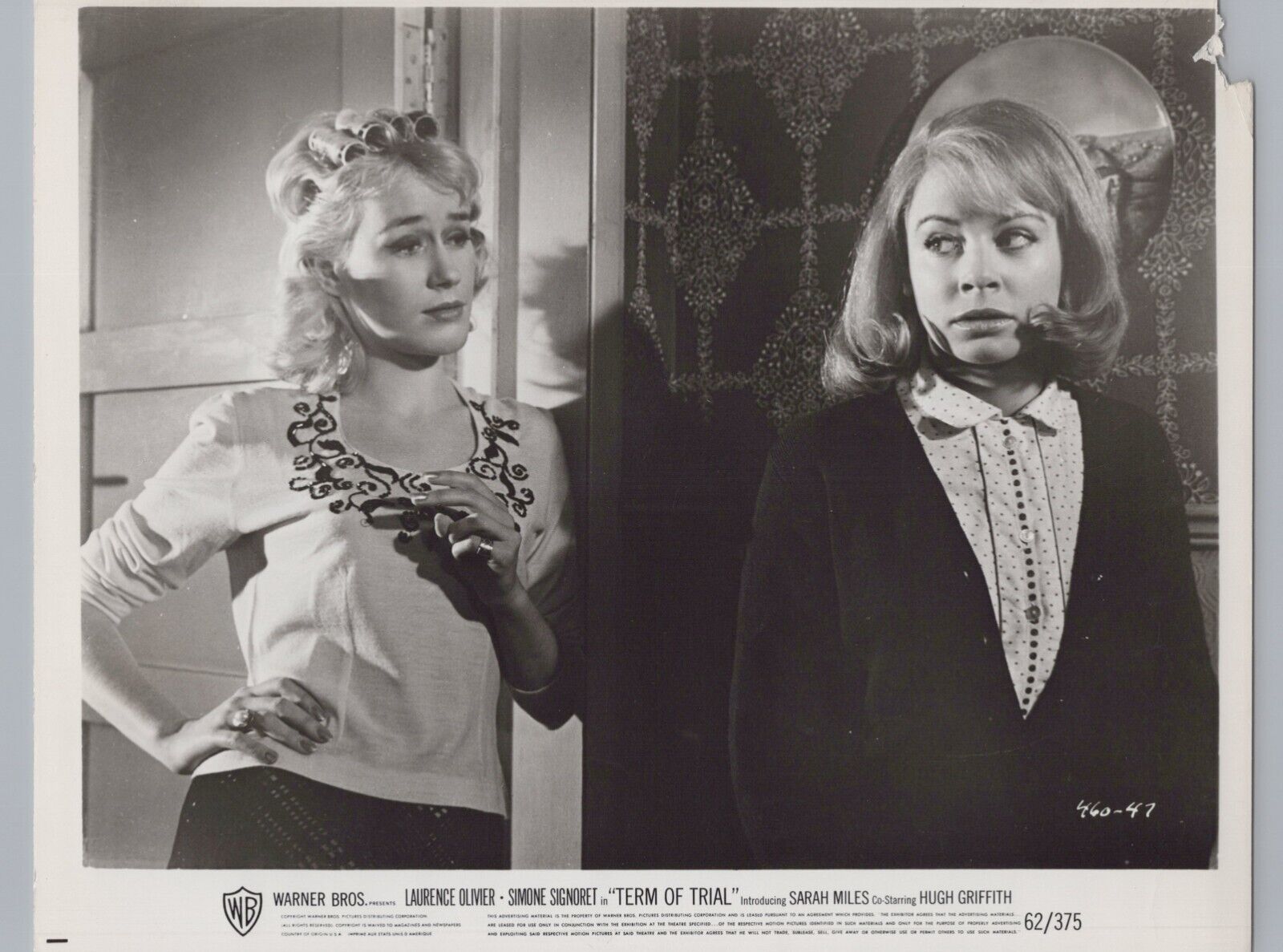 Simone Signoret + Sarah Miles in Term of Trial (1962) ❤ Vintage Photo K 465