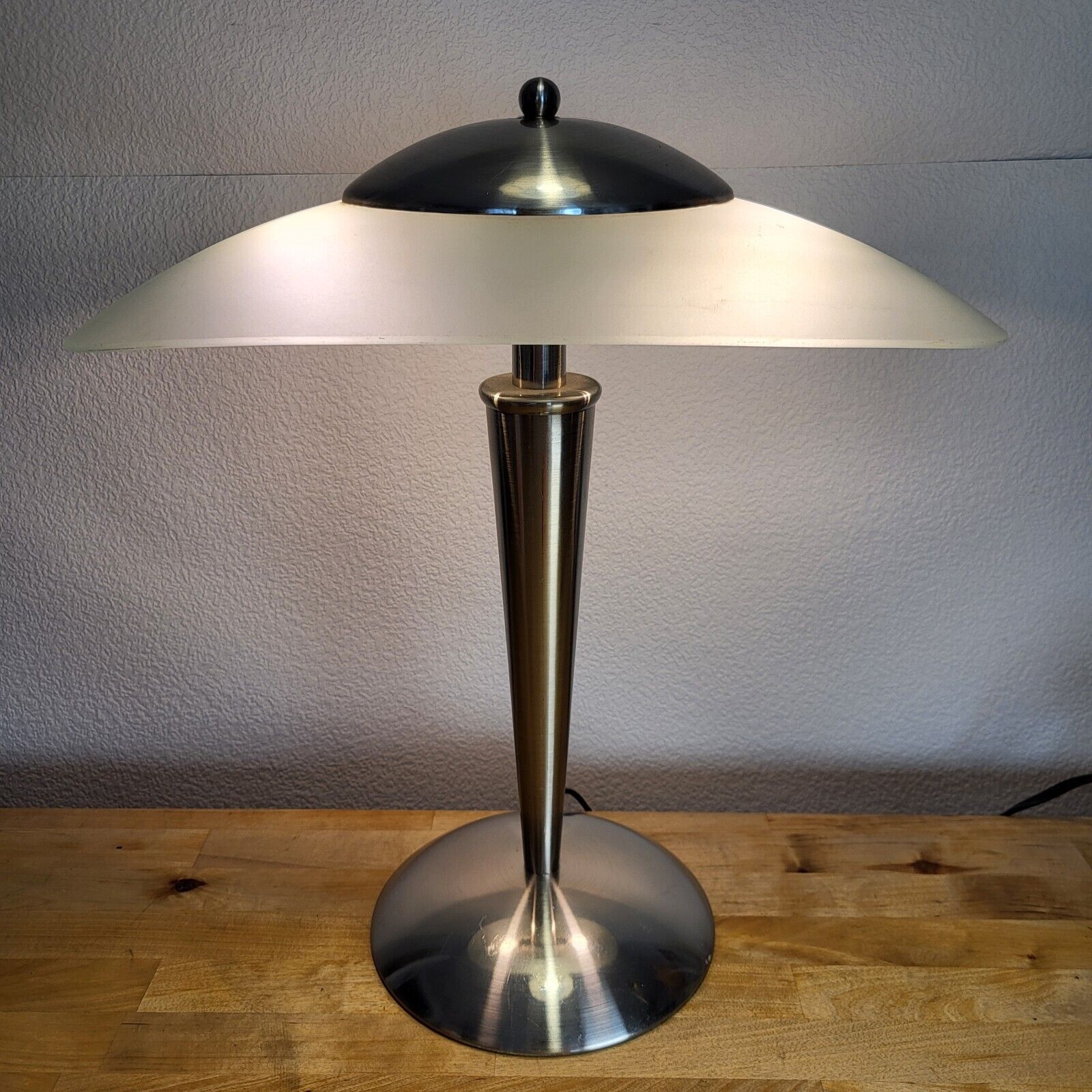 Vintage Chrome Atomic Saucer UFO 3-Way Lamp Frosted Glass 18