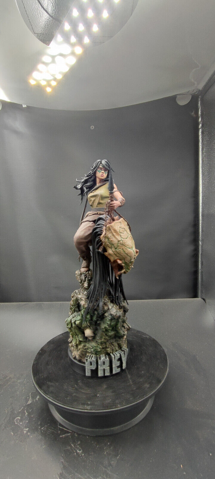Predator - Naru and his Prey. resin print figurine 25cm