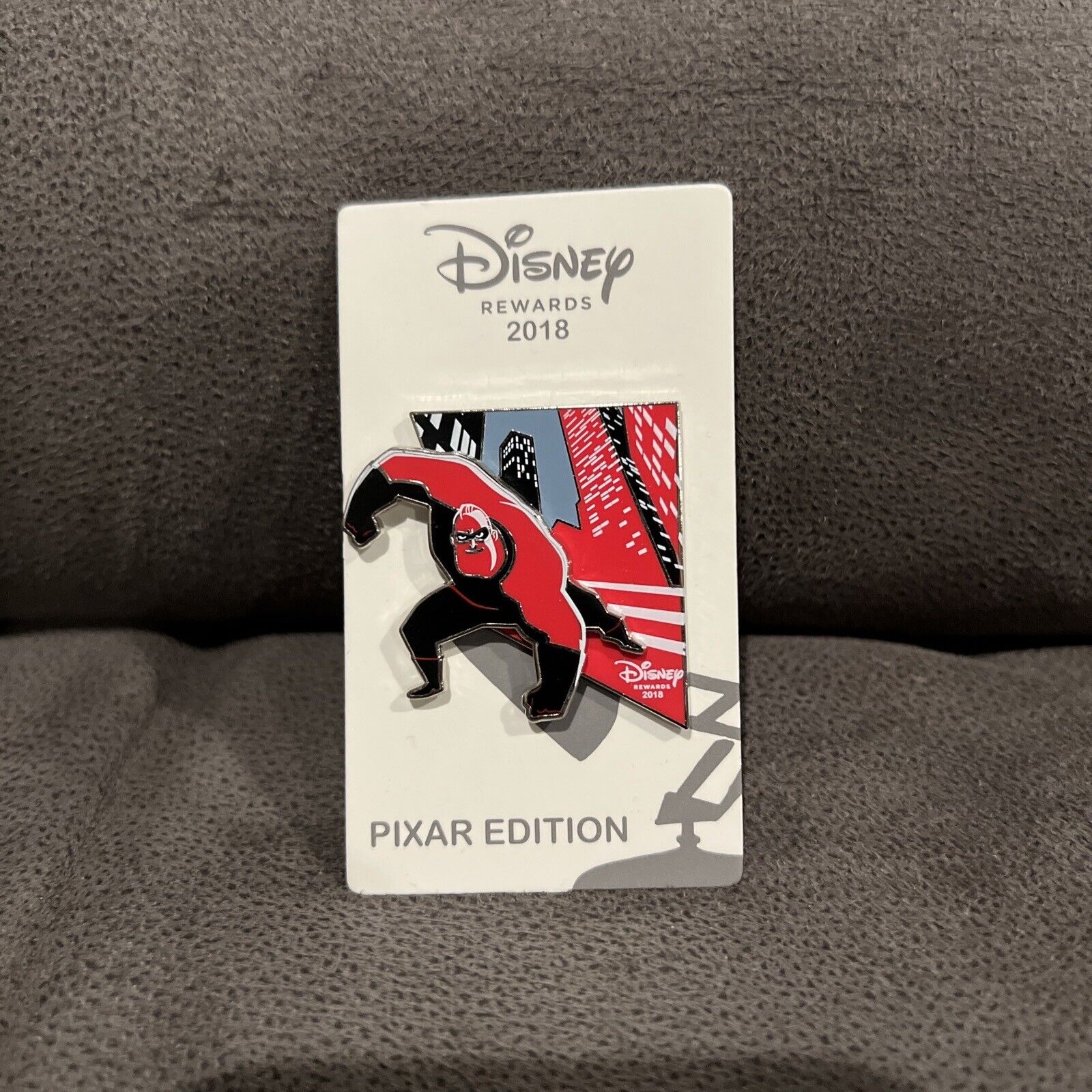 Disney Visa Rewards Pin - Pixar Edition 2018 Mr. Incredible Pin