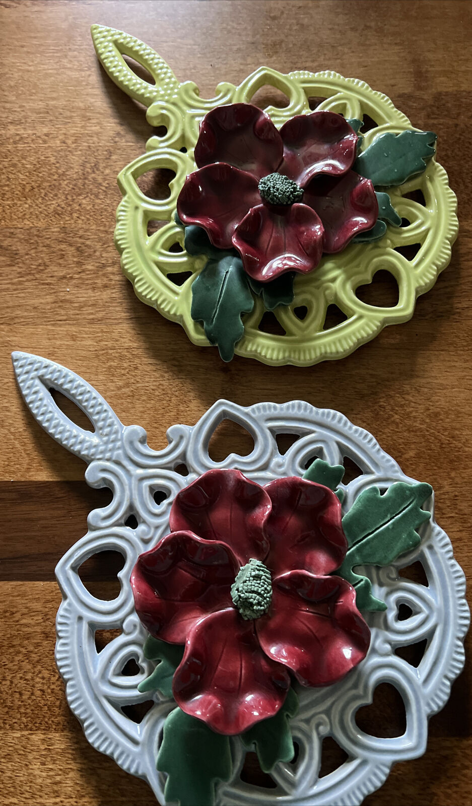 Vintage  Green Red Rose And White Red Rose Wall Hanging Plaque Pocket Ceramics