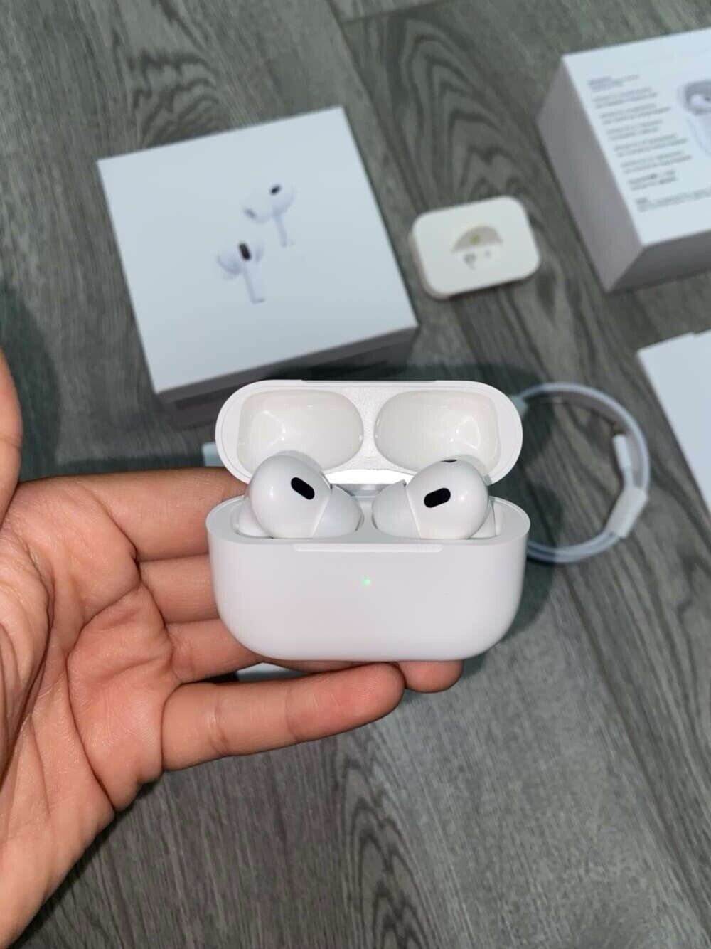 Apple Airpods Pro （2nd generation）Earbuds Earphones + Charging Case √√√