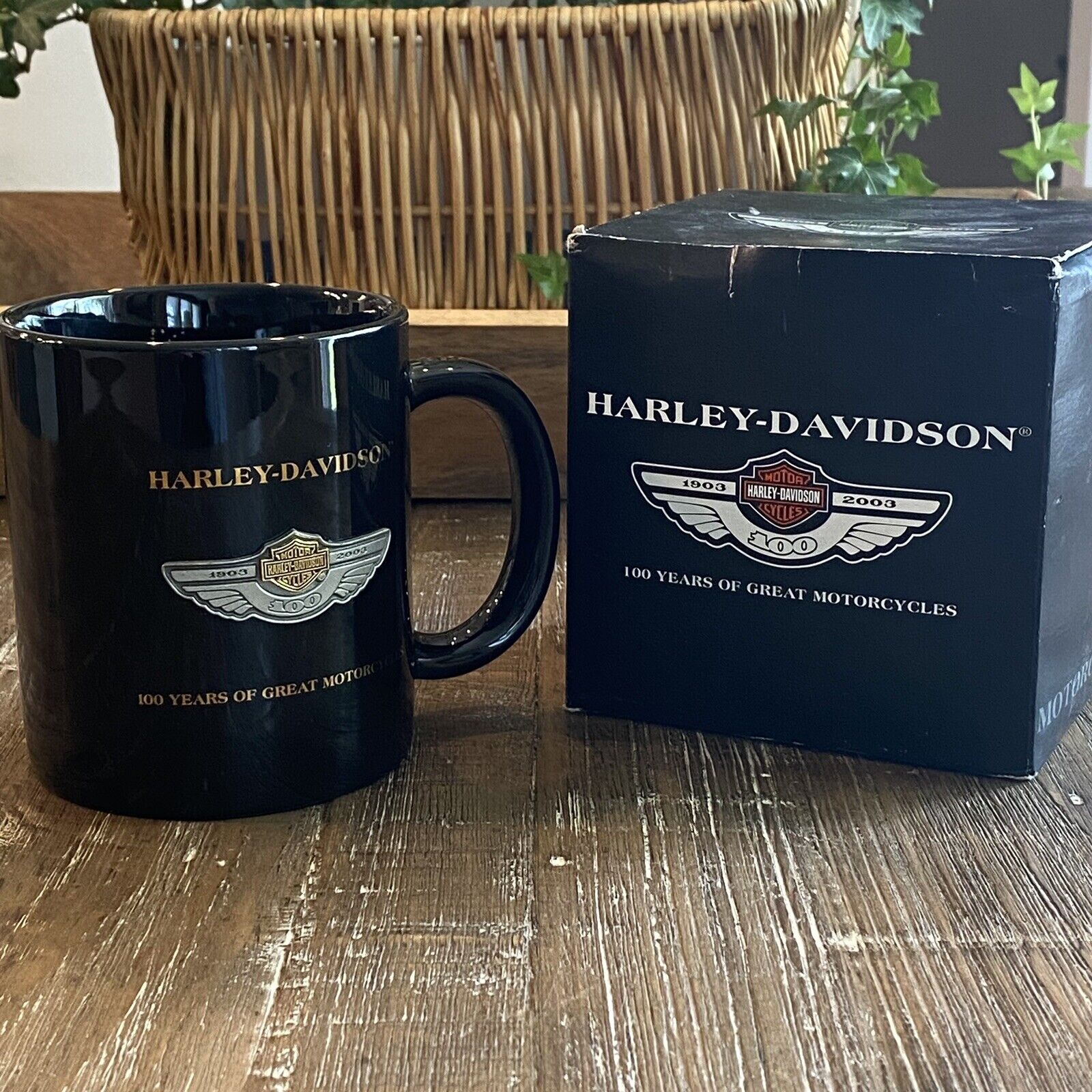 NOS HARLEY DAVIDSON 100th ANNIVERSARY 19oz Coffee Mug Cup w Pewter Medallion VTG