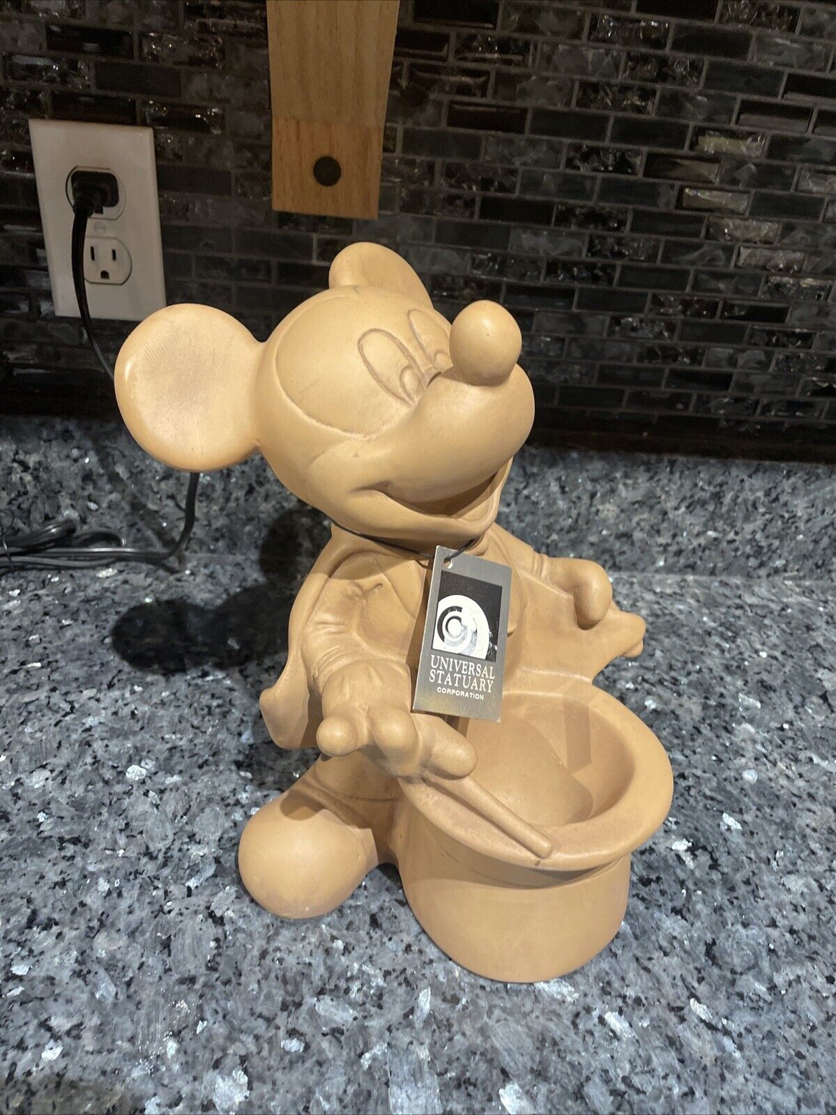 1997 Disney Universal Statuary Magician Mickey Mouse 11” Indoor/Outdoor Planter