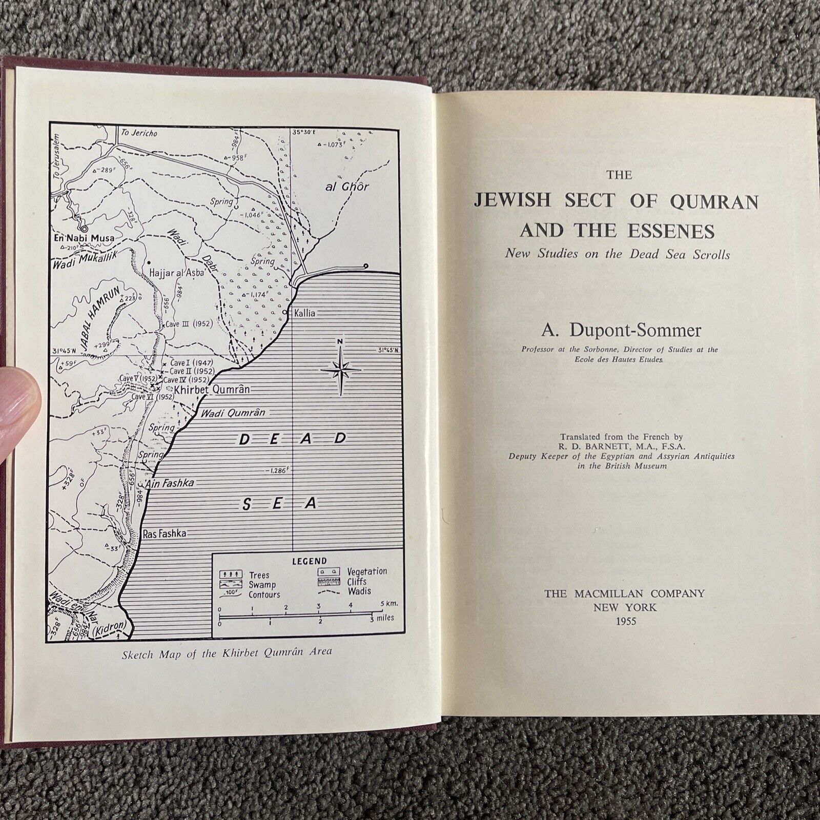The Jewish Sect of Qumran and the Essenes Book 1955