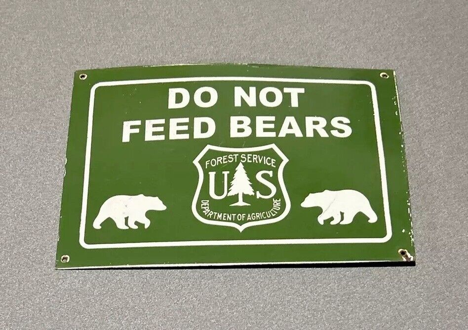 VINTAGE RARE 14” DO NOT FEED BEARS FOREST SMOKEY PORCELAIN SIGN CAR GAS TRUCK