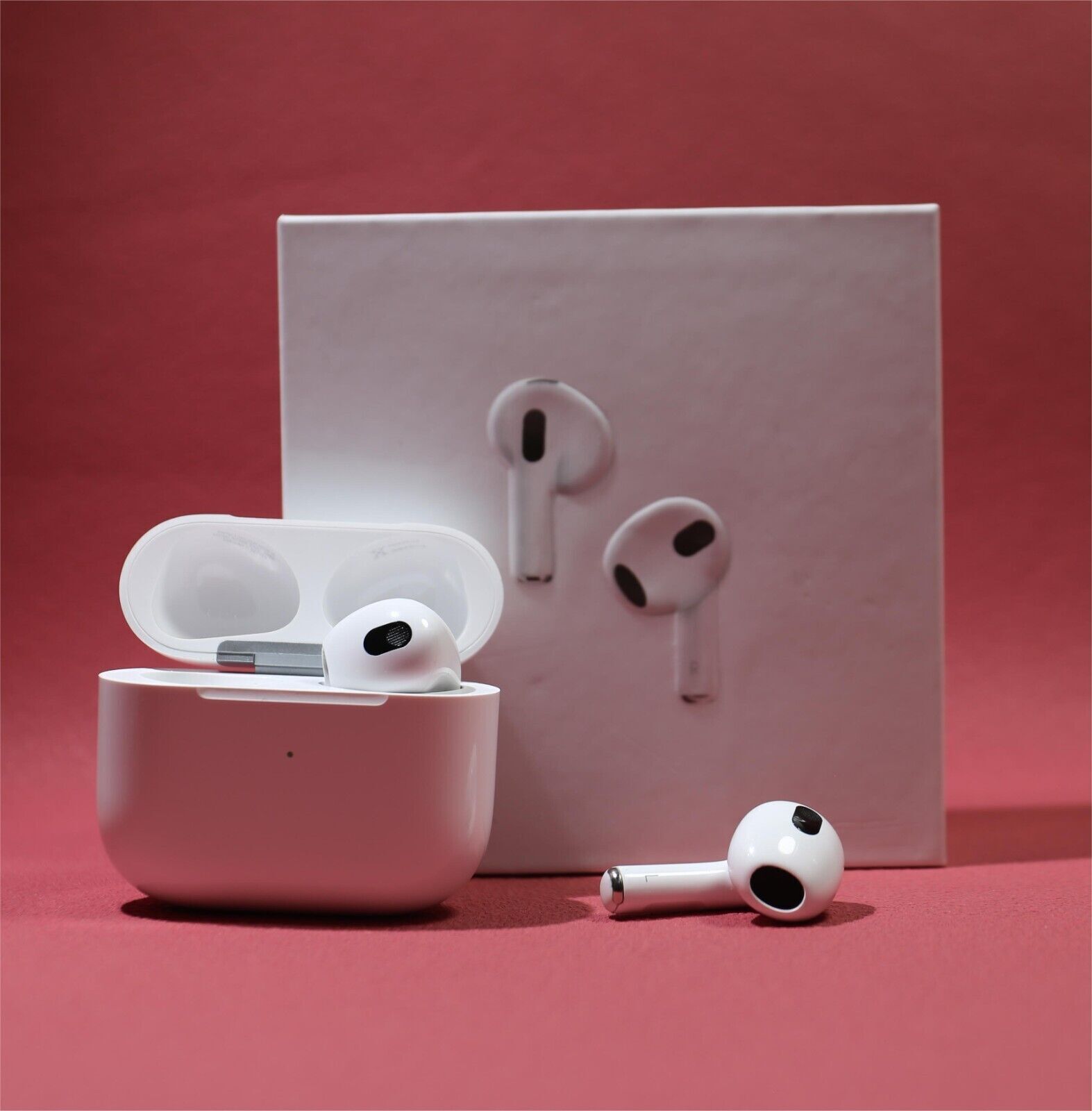 Αpplе Αirpоds 3rd Generation Wireless Bluetooth Headsets Earbuds White Charging