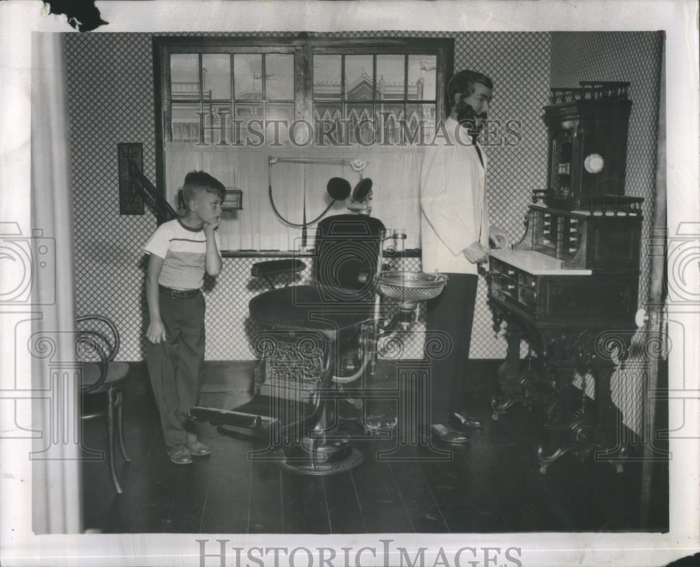 1955 Press Photo Chicago Historical Society Museum