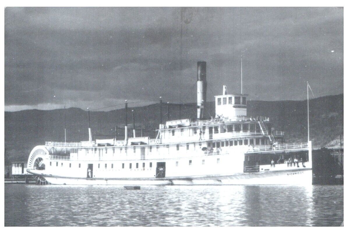 SS SICAMOUS AT PENTICTON CIRCA 1935.PHOTO BY LUMB STOCKS.VTG SHIP POSTCARD*C12