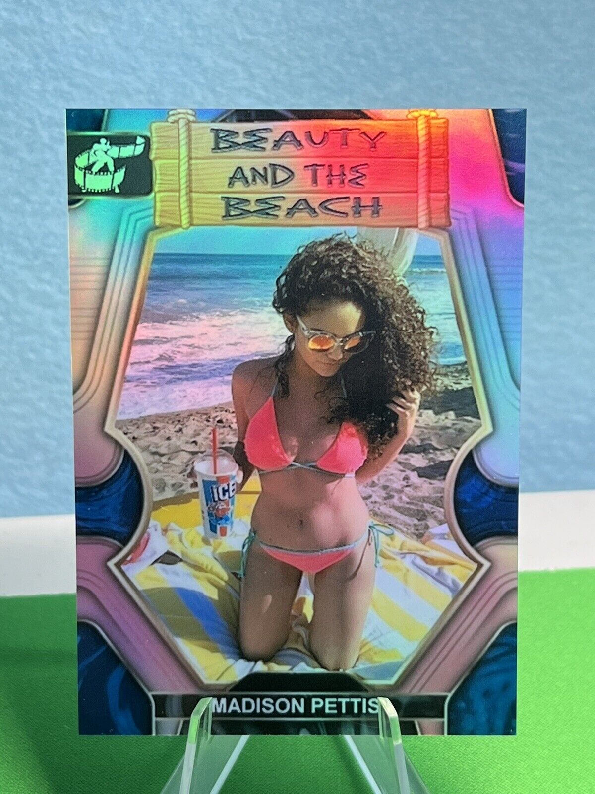 2024 GOF Girls on Film Madison Pettis Beauty & The Beach Holo Card