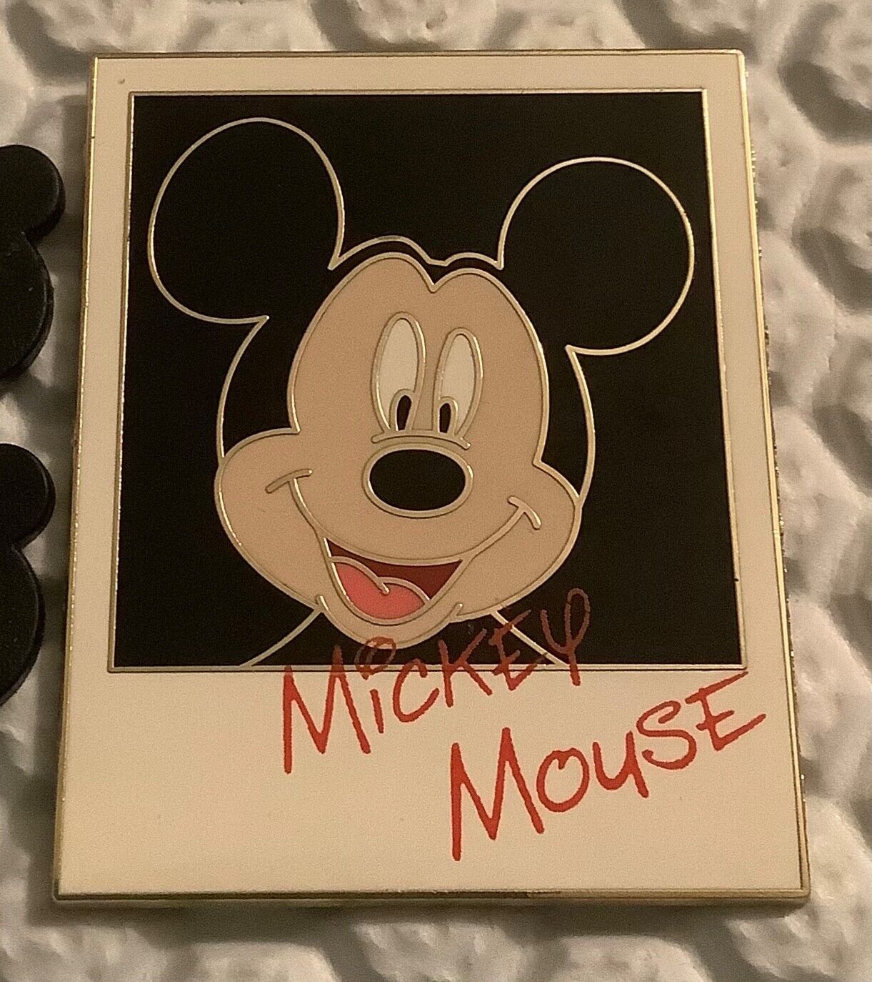 WOW 2007 DISNEY “MICKEY MOUSE” AUTOGRAPH SERIES POLAROID PICTURE PIN, LE 250