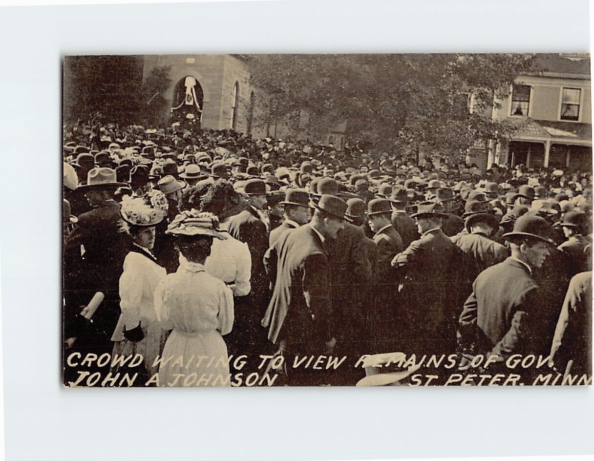 Postcard Crowd Waiting to View Remains of Gov. John A. Johnson Minnesota USA