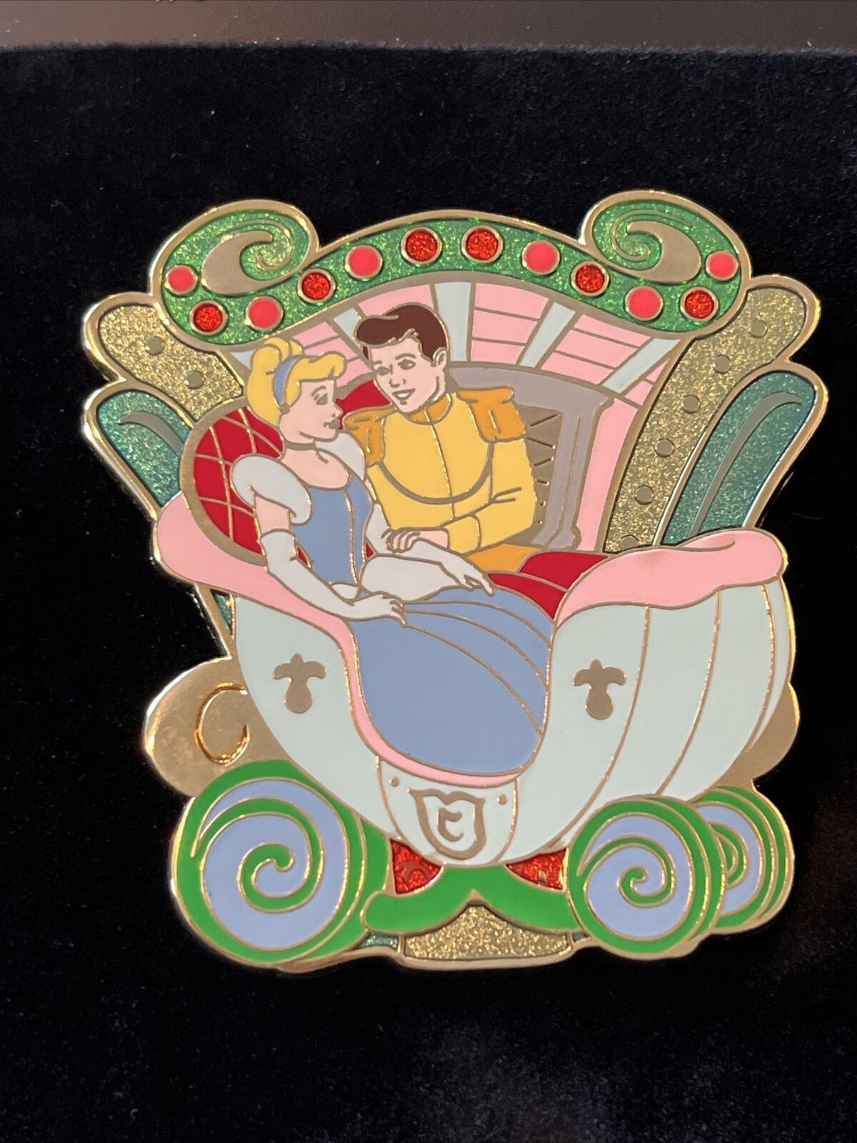 RARE LE 125 Disney Pin Carousel Cinderella & Prince Royal Merry go round NIP