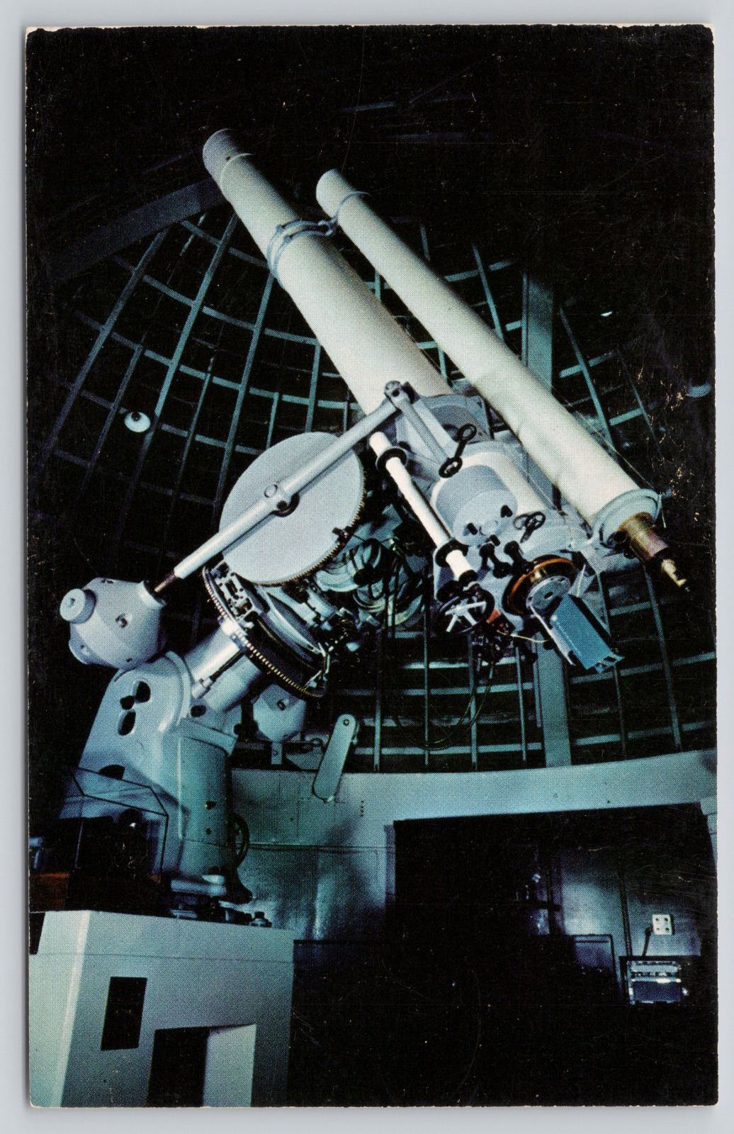 Postcard, Los Angeles, California Griffith Observatory Refracting Telescope A586