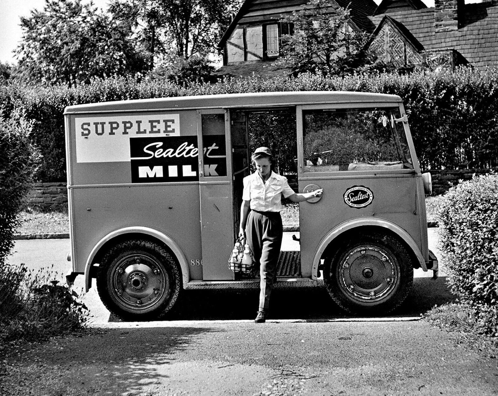 1940s SEALTEST MILK TRUCK & MILK LADY Retro Classic Poster Photo 13x19