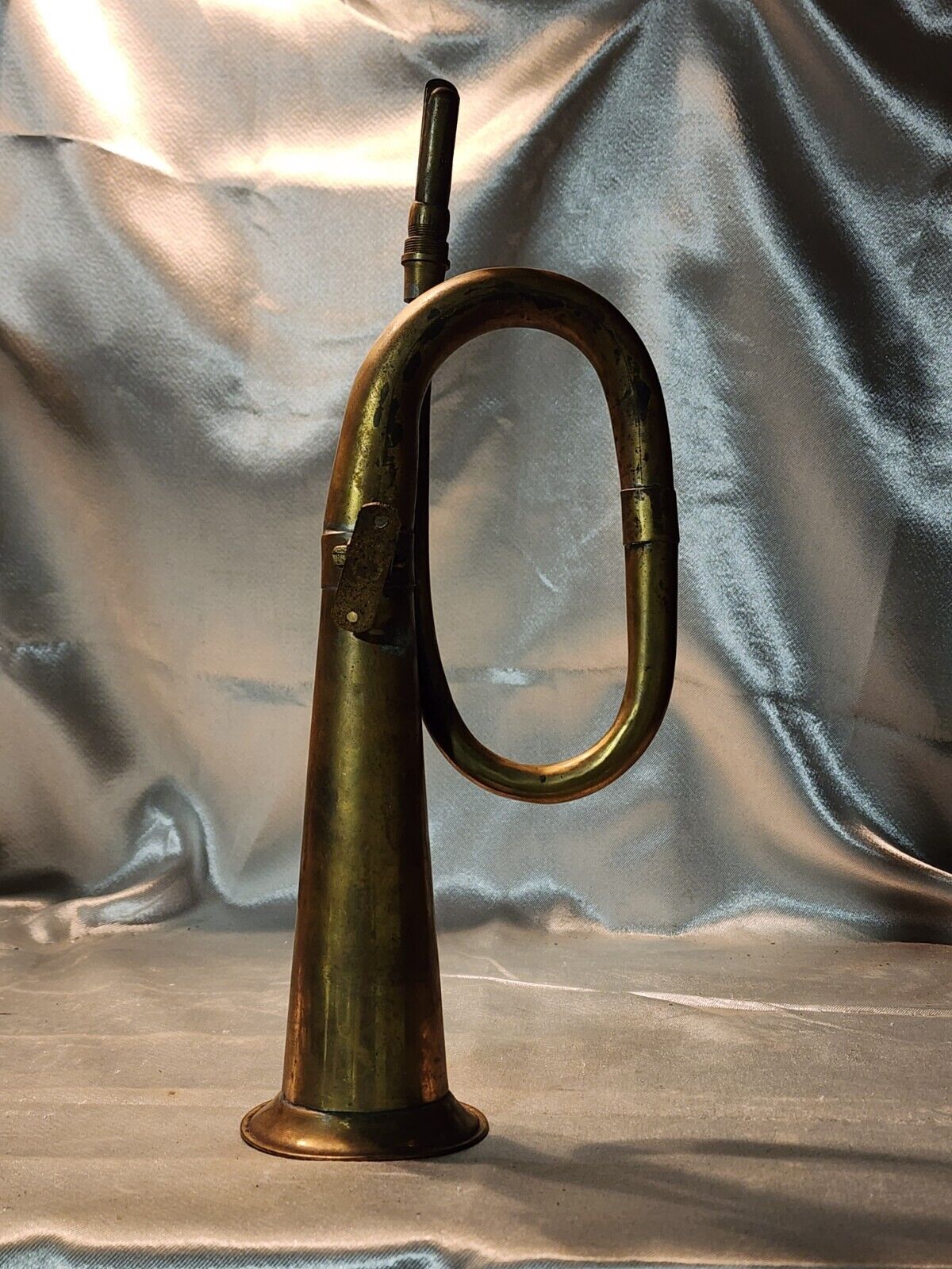 VINTAGE SMALL BRASS BUGLE HORN/POSSIBLY OLD CAR HORN?