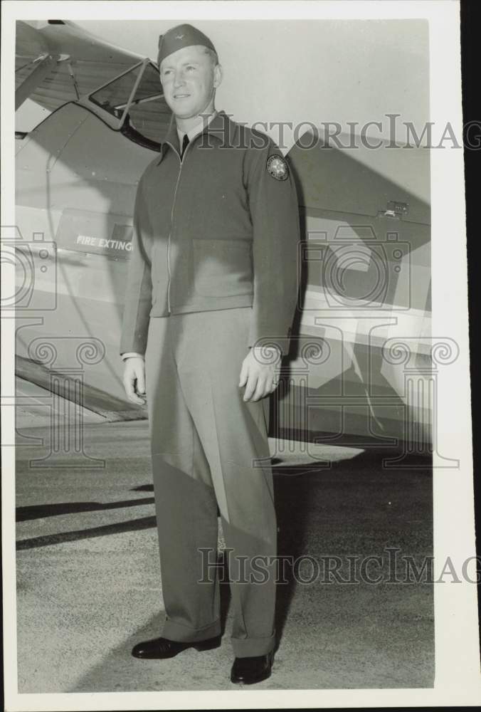 1940 Press Photo Don E. Brown enlisted as a Flying Cadet in Ontario, California