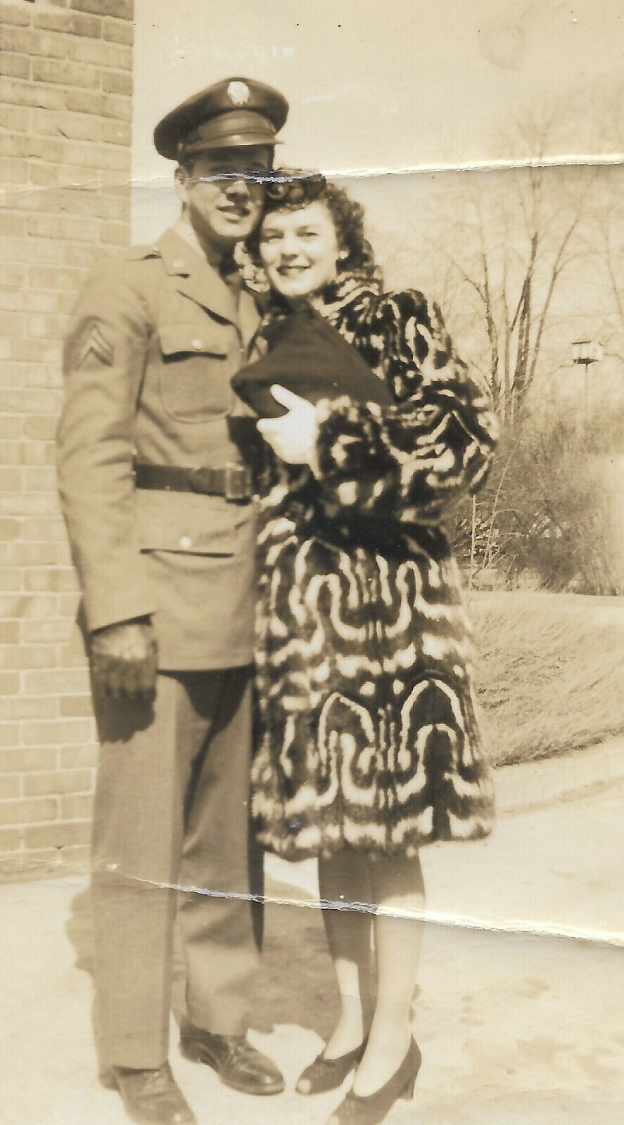 Vintage C. 1940's WWII U.S. SOLDIER SWEETHEARTS PHOTO N1