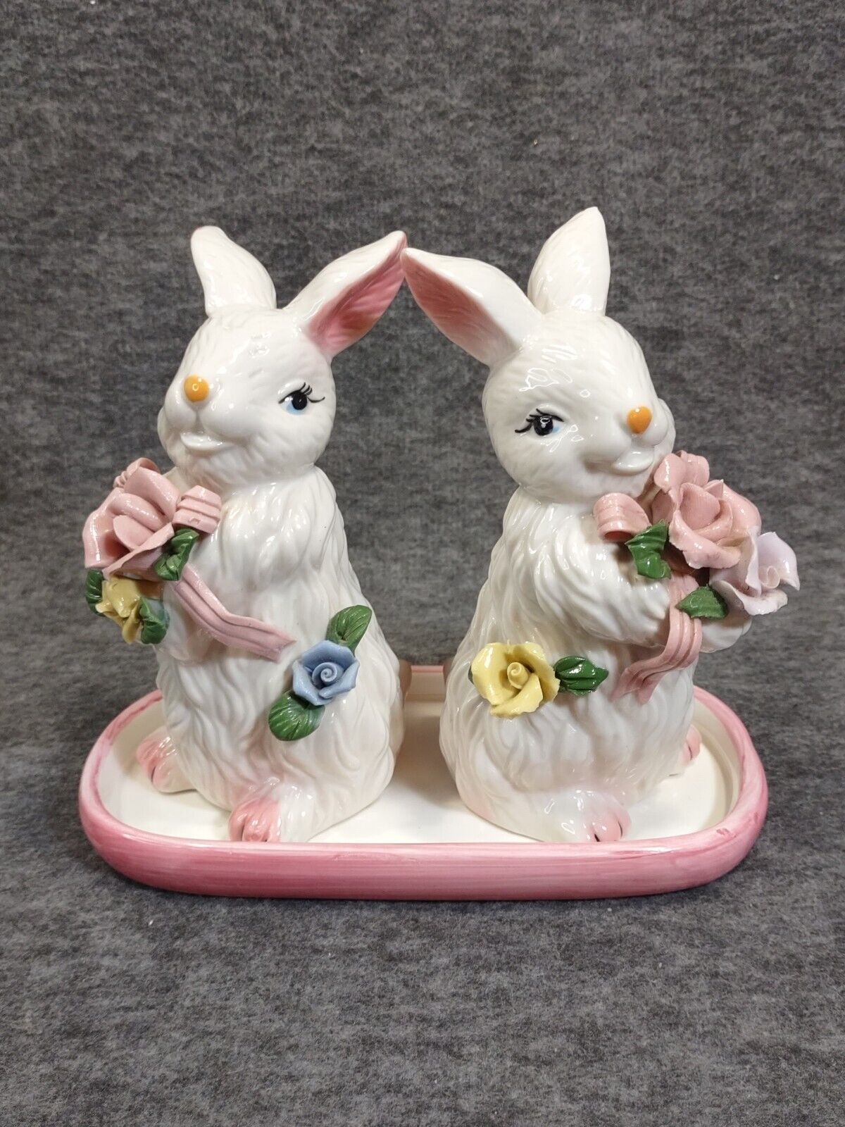 Vintage 2 Bunny Rabbits Holding Capodimonte Porcelain Flowers Pastel With Tray 