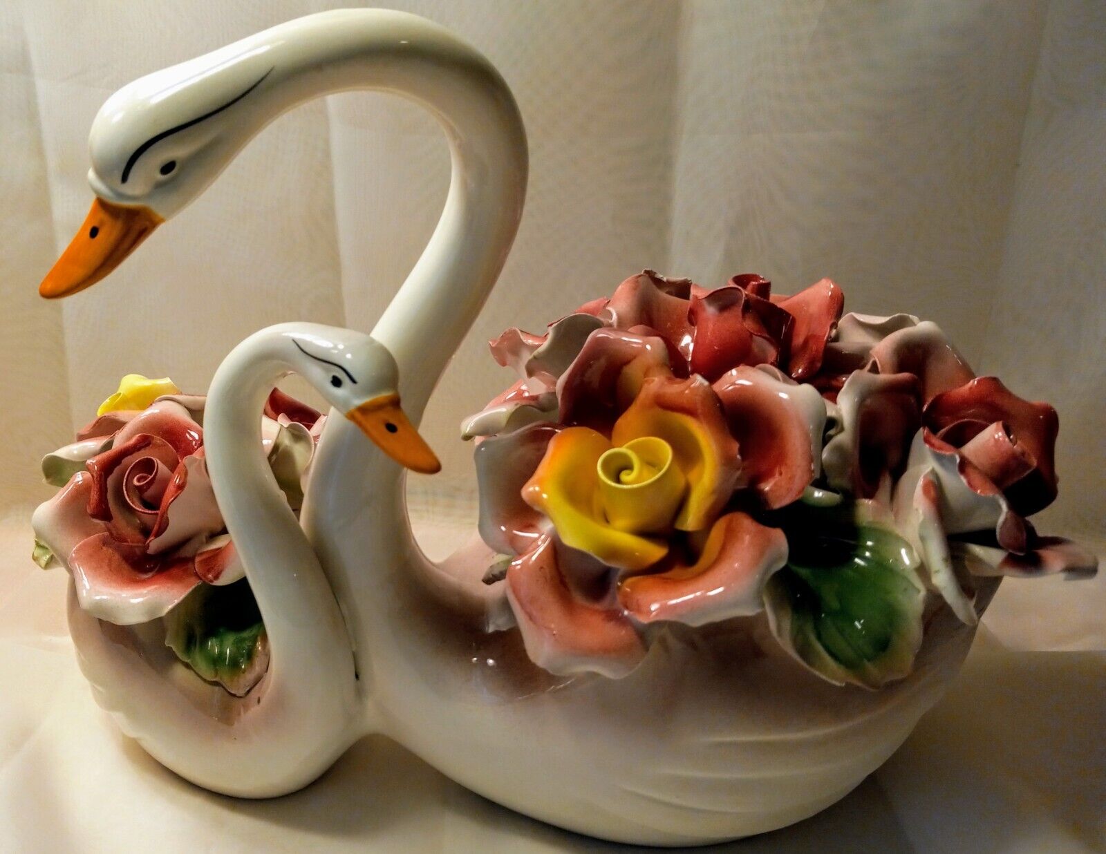 Rare Vtg. Capodimonte Two Swans Two Floral Bouquet Roses Centerpiece Italy