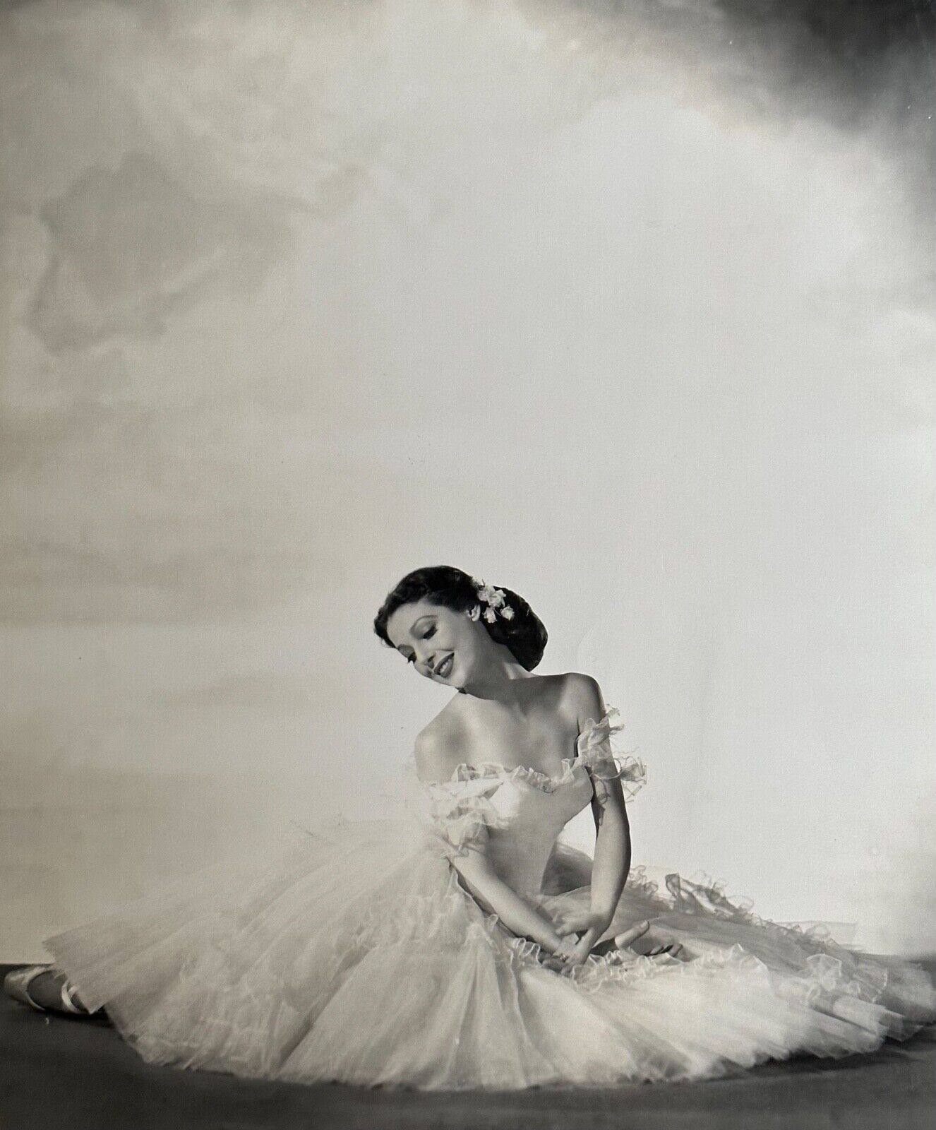 LORETTA YOUNG As A Ballerina Original Photo By Whitey Schafer Circa 1941