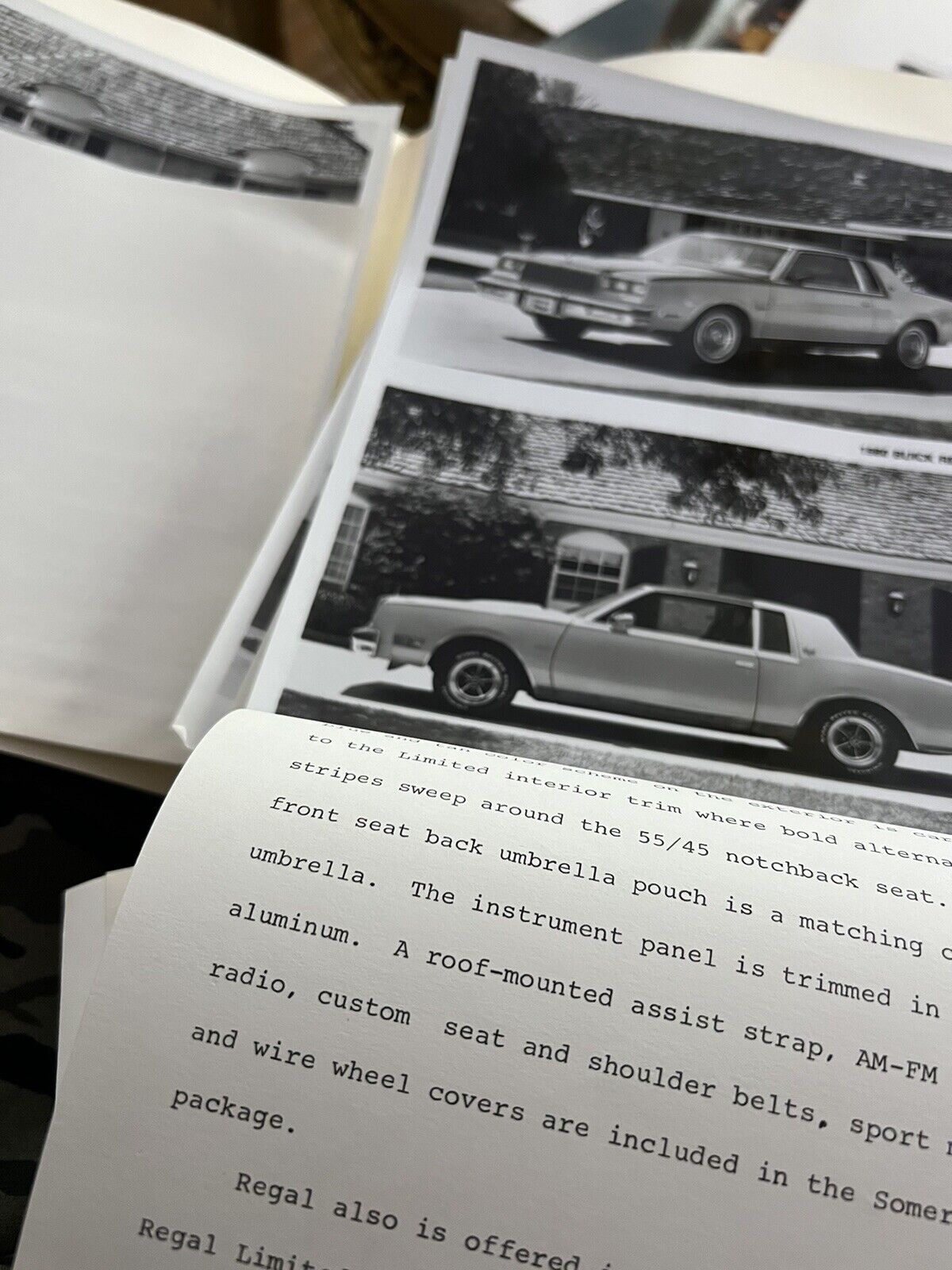 Rare Detroit 1976 Auto Show Press Kit BW Photos Buick Lincoln Chrysler Ford