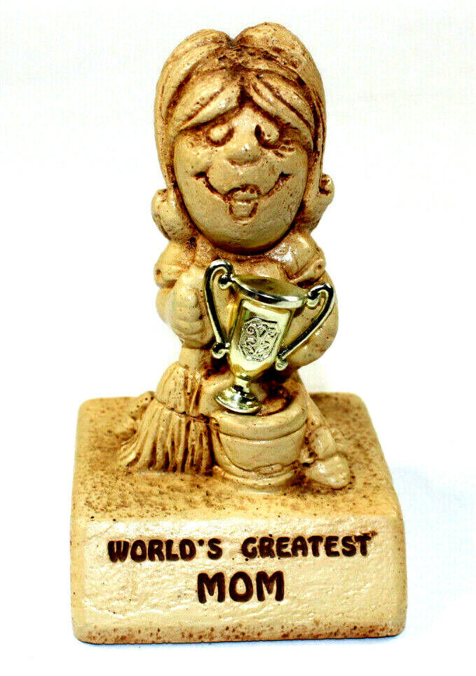 Vintage Resin Paula 1970 W-135 USA Worlds Greatest Mom Figurine Figure 4 3/4\