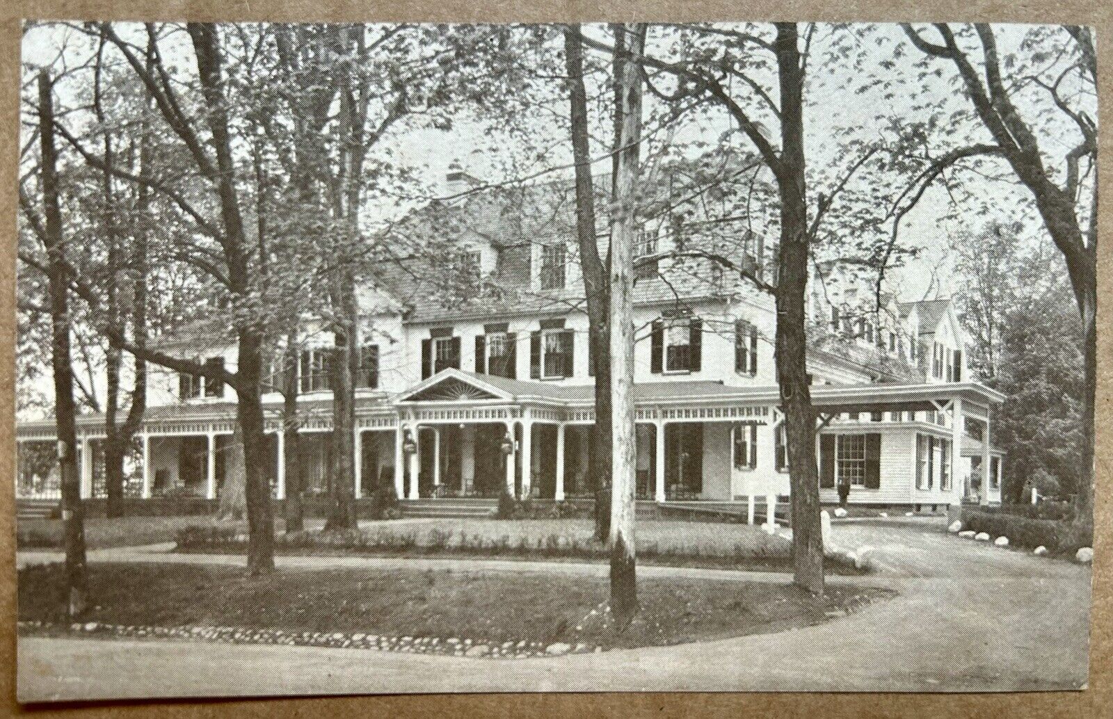 Elm Tree Inn. Farmington Connecticut Vintage Postcard. Black And White.