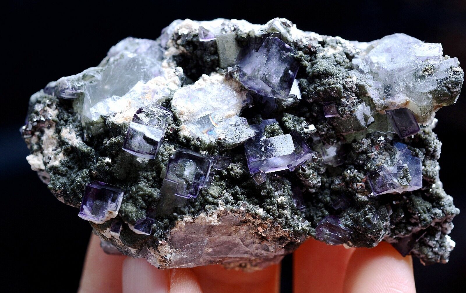 125g Newly DISCOVERED RARE CUBE PURPLE FLUORITE MINERAL SAMPLES/YaoGangXian