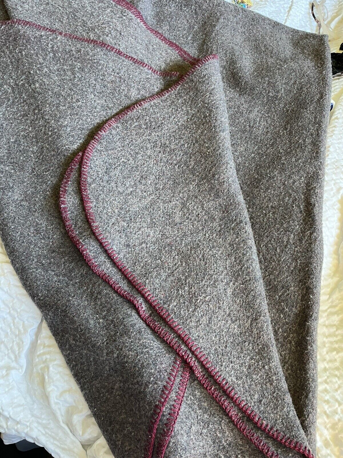 Vintage PARIS WOOLEN MILLS Wool Blanket-Grey Burgundy 64”X 80” Stayton, Oregon