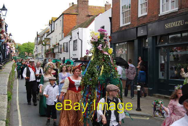 Photo 6x4 Jack\'s Wife, Jack in the Green Festival Hastings Every May Bank c2009