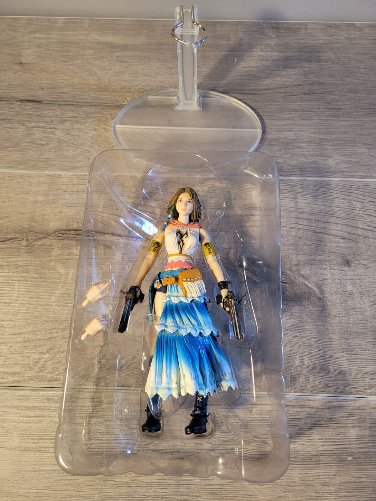 Final Fantasy X-2 Play arts Yuna Figure w/accessories & Stand