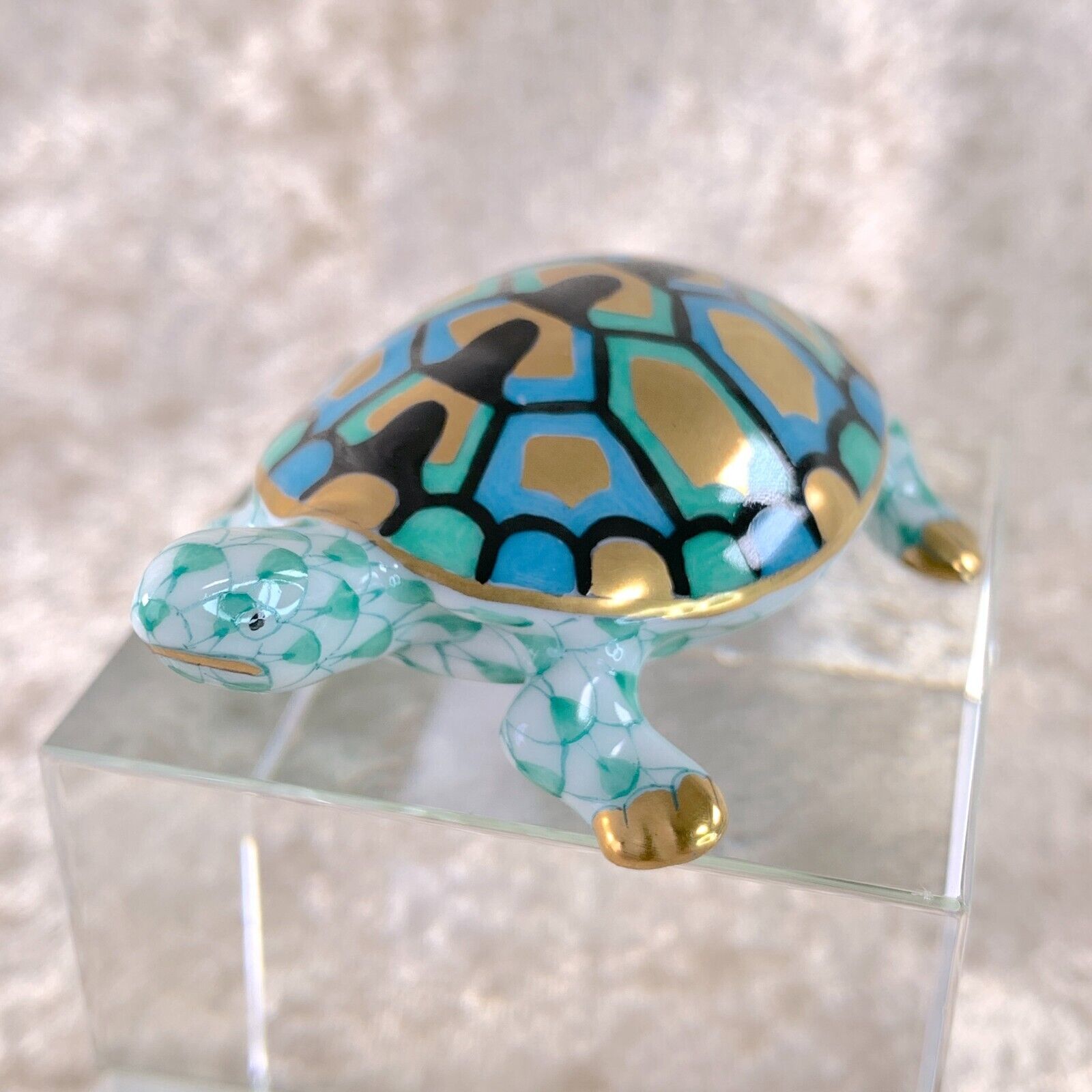Herend Hvngary Turtle Figurine Fishnet Design in Green Blue