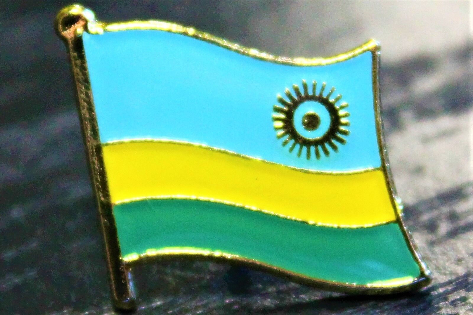 RWANDA Rwandan Metal Flag Lapel Pin Badge *NEW*MIX & MATCH BUY 3 GET 2 FREE