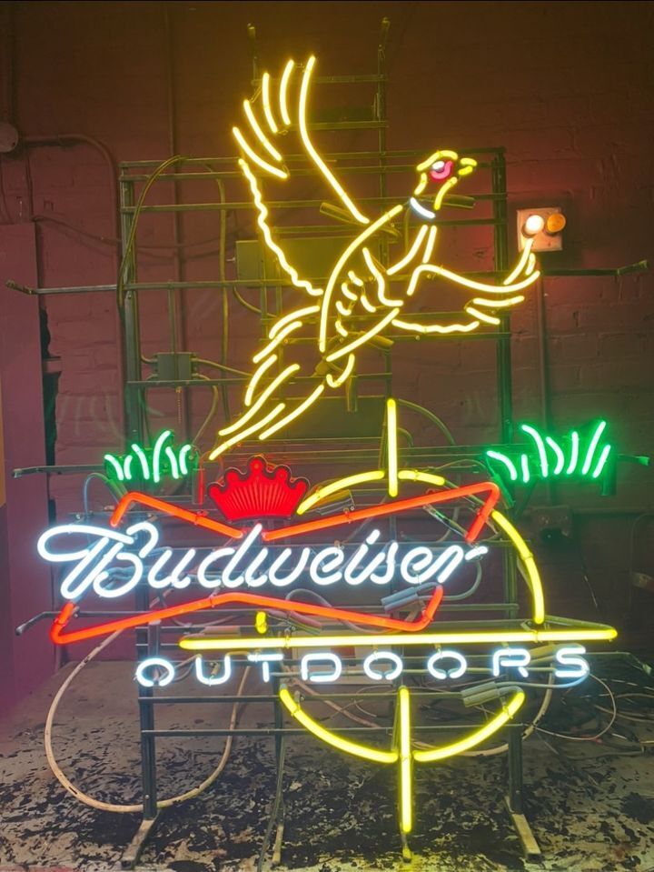 Flying Pheasant Hunters Outdoors Lager Beer 32\