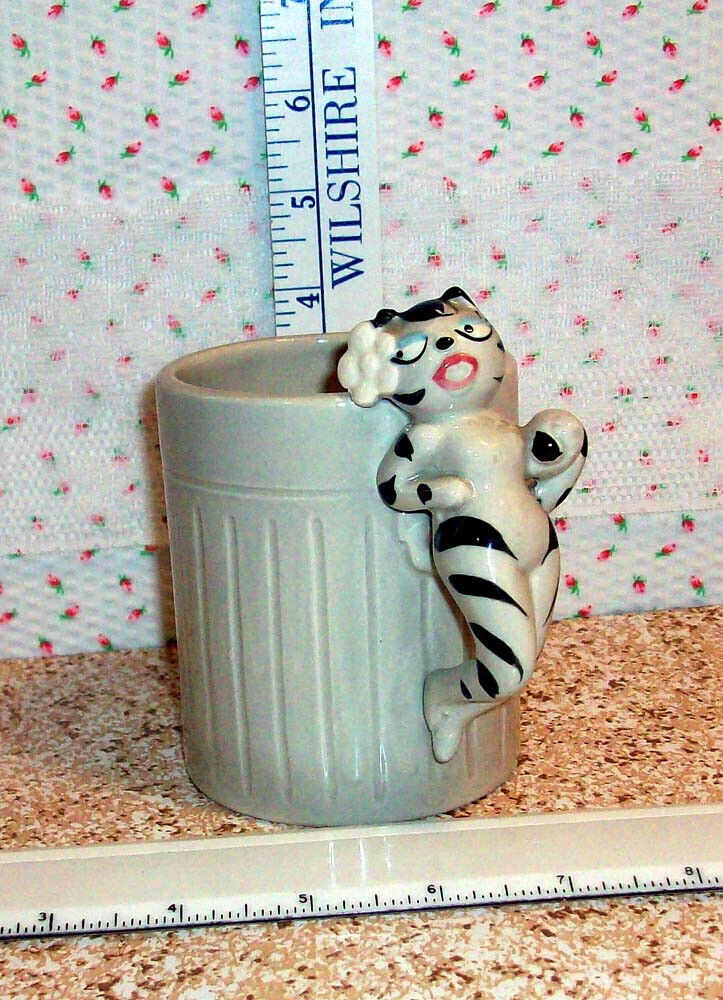 Vintage 1970’s-80’s Takahashi Sexy Cat Lady Trash Can Ceramic mug