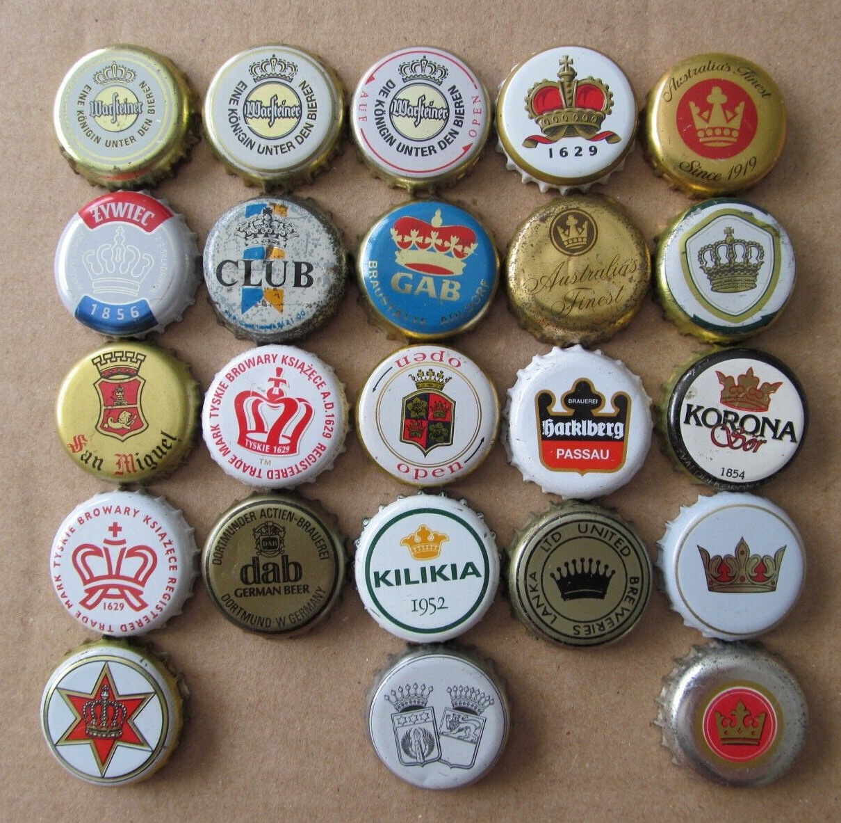 23 DIF MIXED WORLDWIDE CAPS WITH CROWNS MOST OBSOLETE BEER BOTTLE CAPS
