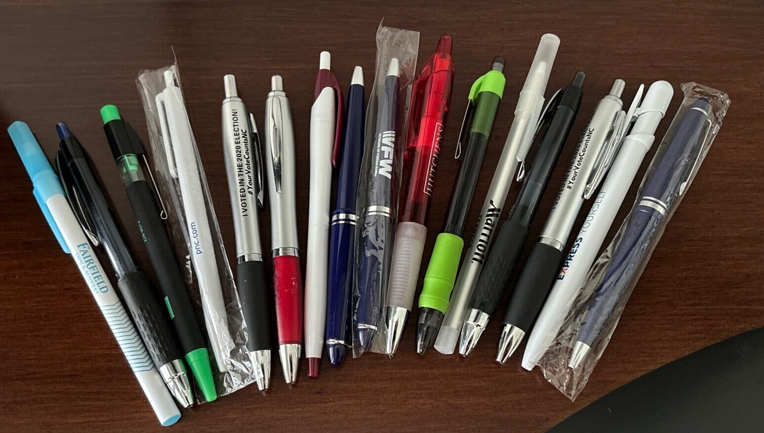 Mixed Lot of 16 PENS Ball Point Pens Advertising Promo - Black Blue