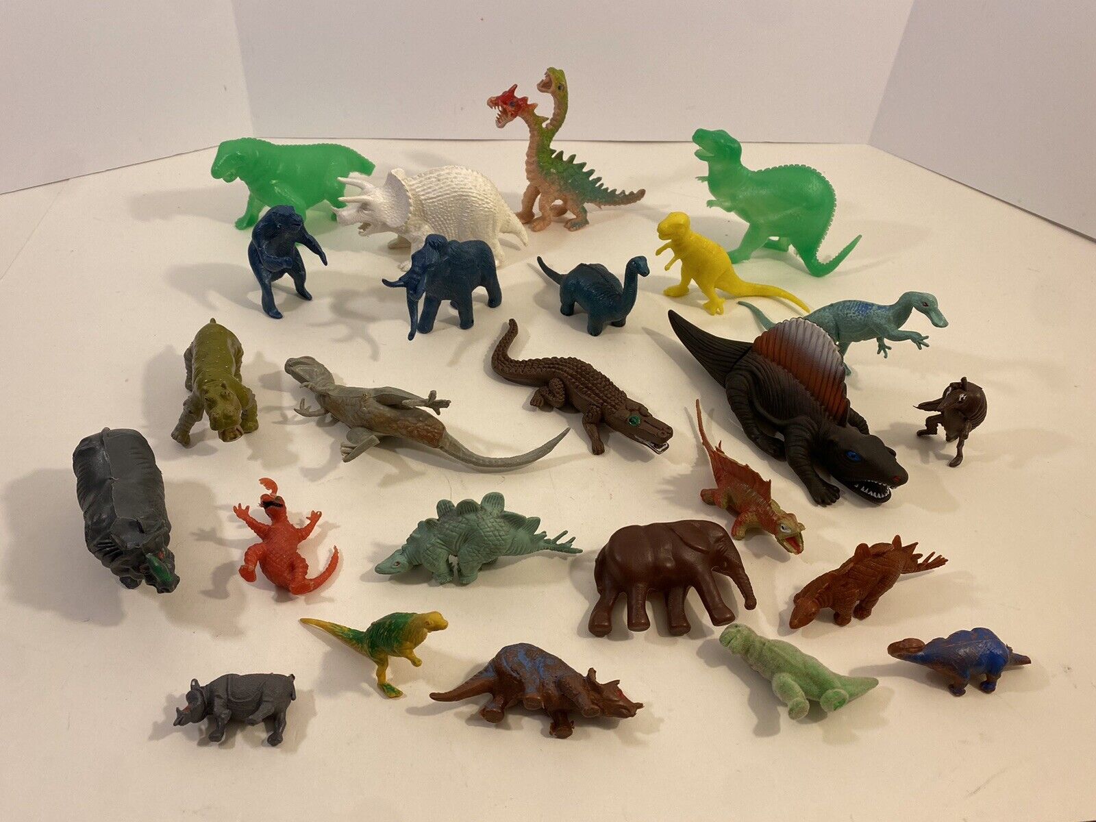 Vintage Plastic Prehistoric Dinosaurs Animals Chinasaurs, Made in Hong Kong