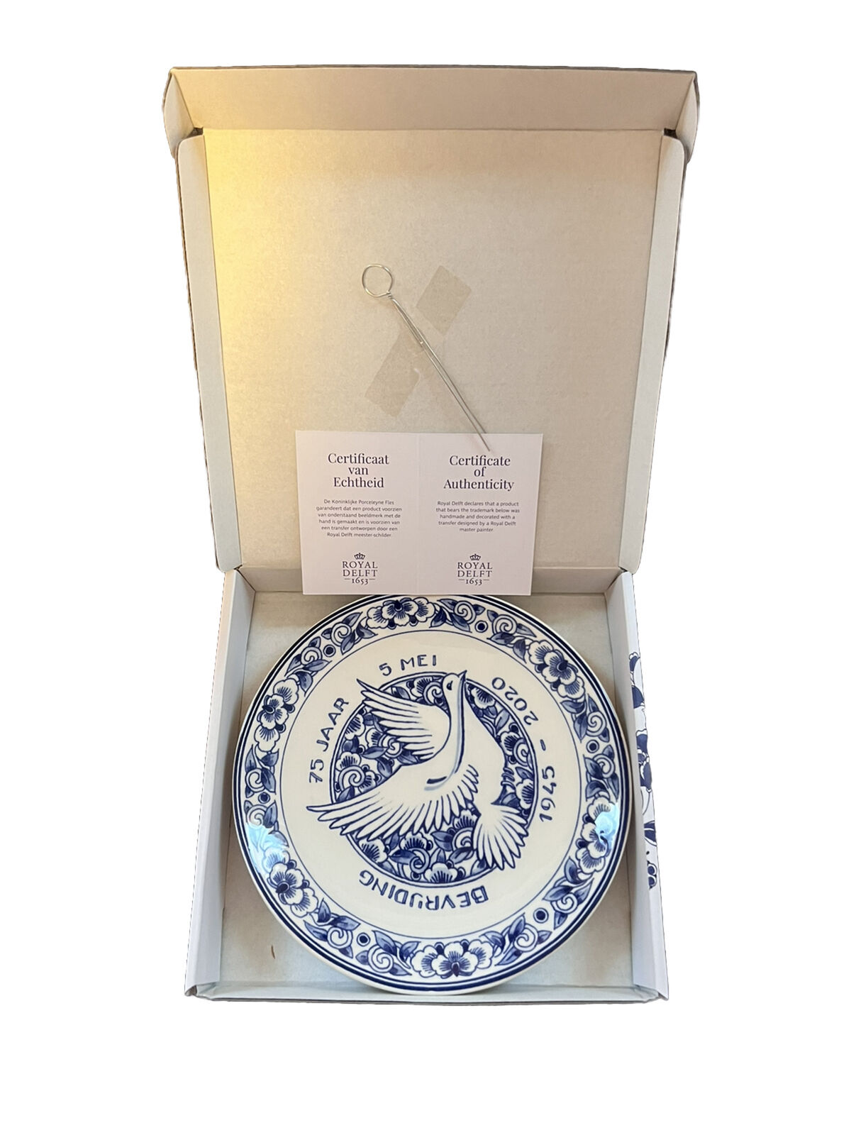 Royal Delft Blue & White 8” Plate 75th Anniversary Netherlands Liberation WWII