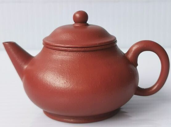 OldYixing zisha/Zhu Ni 朱泥 芭乐 Chinese teapot signed 静远斋 100 cc