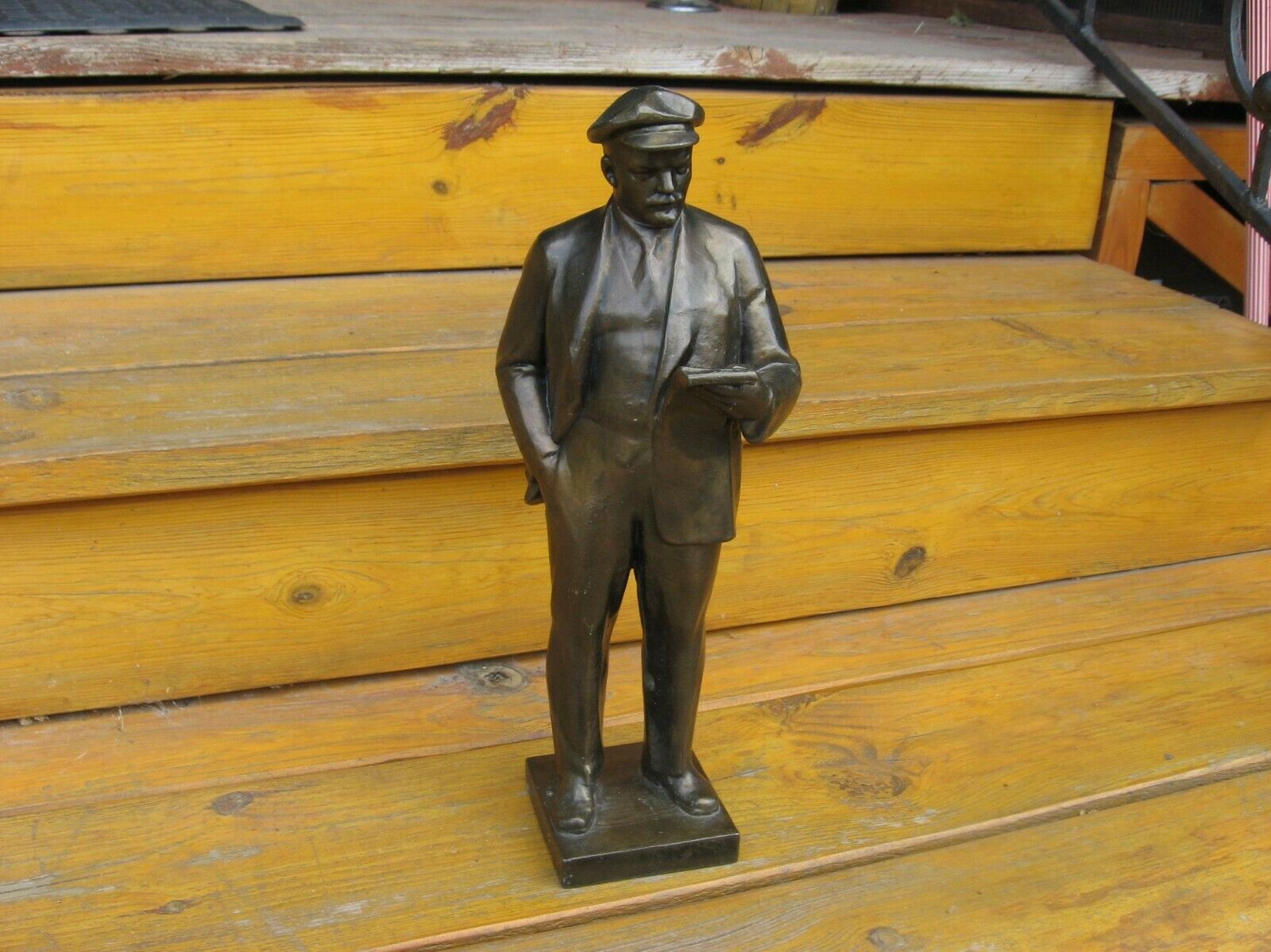 Rarity.Statuette of V.I.Lenin with a book.author Zavalov,USSR,Large,Height 36 cm