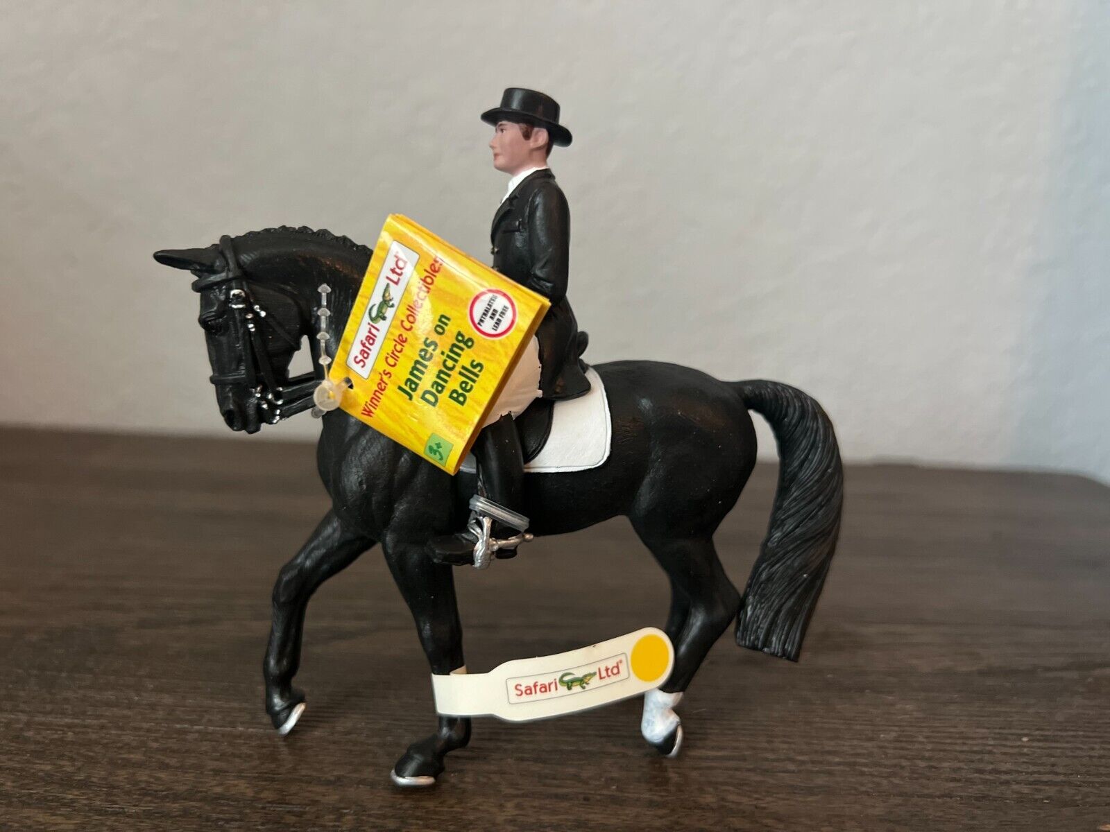 Safari Ltd Dressage Rider On Horse JAMES ON DANCING BELLS 151105 BRAND NEW