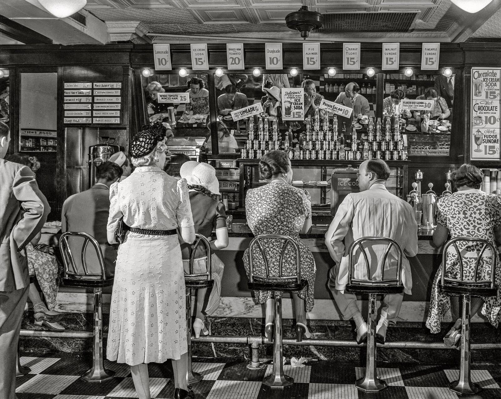 1942 WASHINGTON D.C. SODA FOUNTAIN 8.5x11 PHOTO