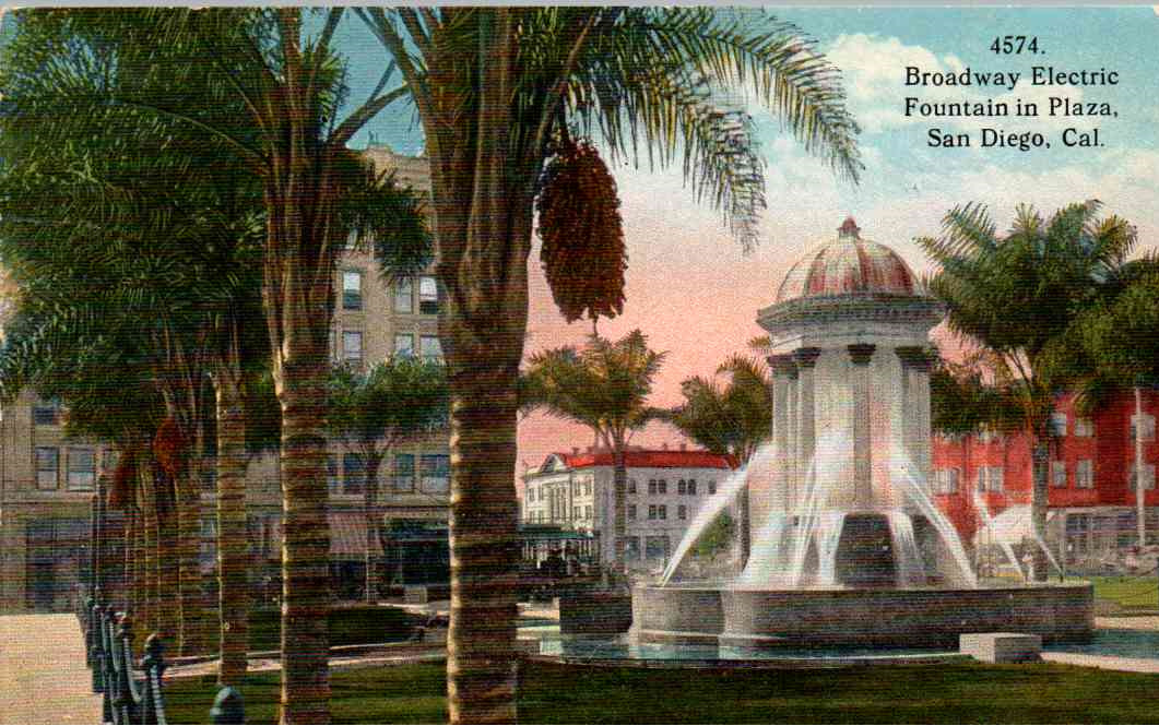 San Diego, California -The Broadway Electric Fountain in the Plaza - c1908