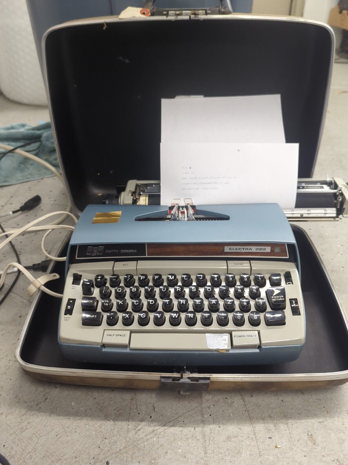 Vintage SCM Smith Corona Electra 220 Automatic Electric Typewriter & Case