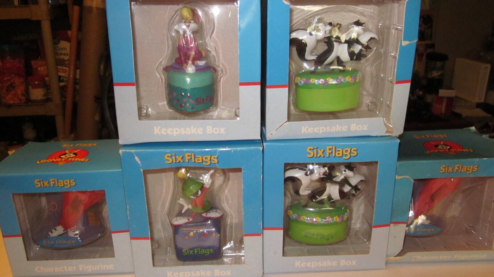 Vintage 90s Six Flags Looney Tunes Lot