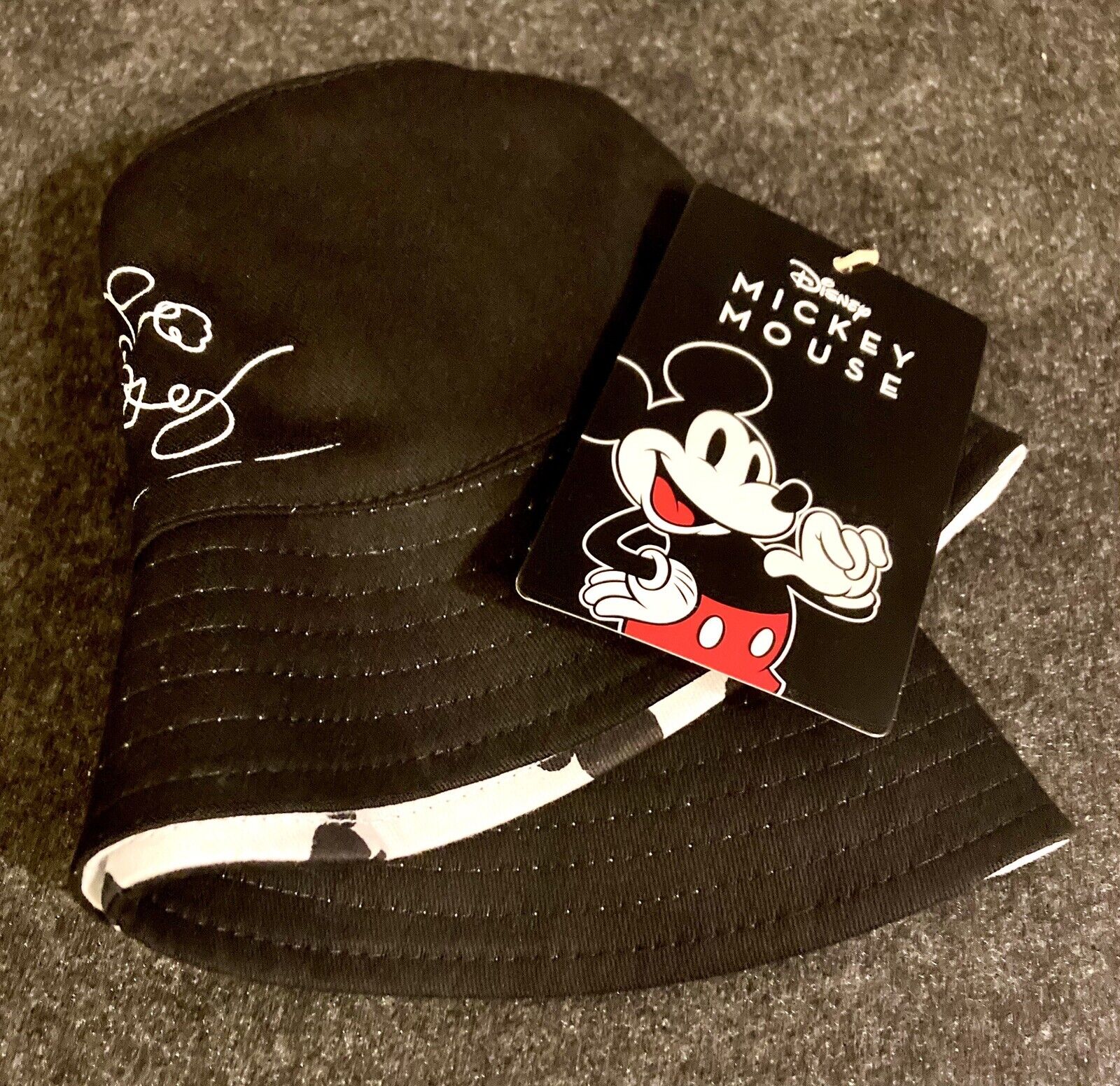 DISNEY ALDI EXCLUSIVE MICKEY MOUSE BUCKET HAT NWT BLACK REVERSIBLE FREE S&H