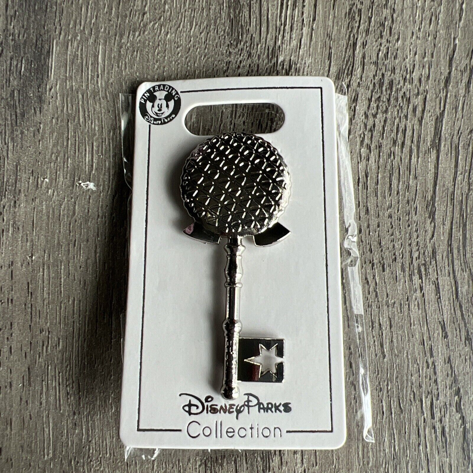 2012 WDW~Your Key to the Magic Passholder Exclusive~Epcot  Key