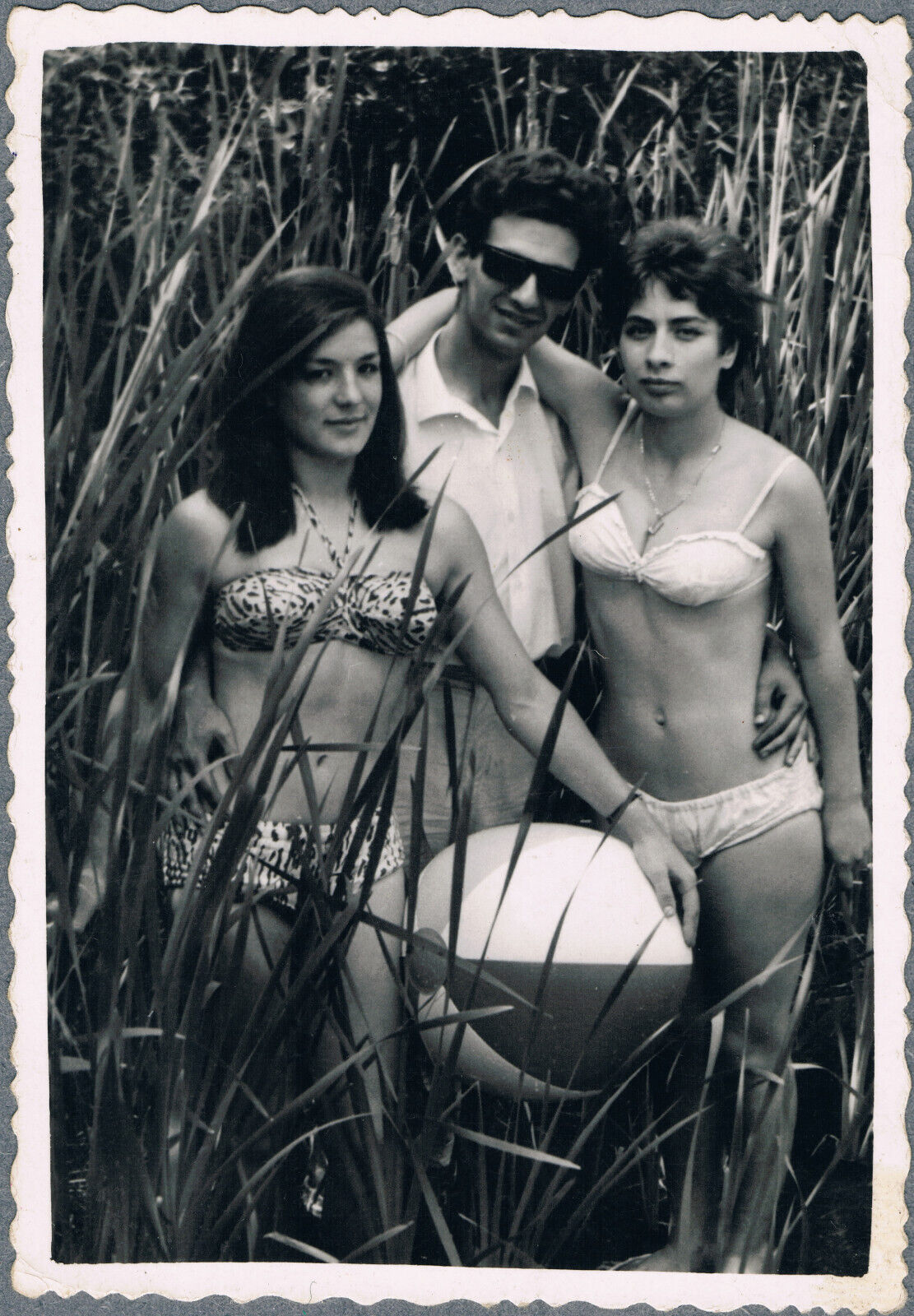 1960s Affectionate Man Trunks Bulge Pretty Women Bikini Beach Gay int Vint Photo